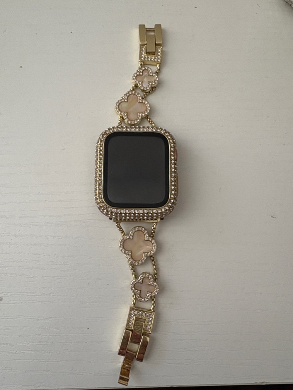 Rose Gold Apple Watch 40mm SE with Rhinestone Apple Watch Case